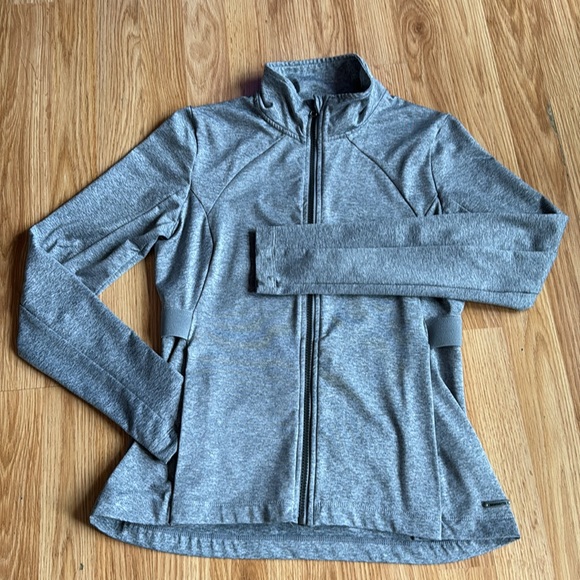 Beautiful ✨ Grey Mondetta full zip jacket - size M - Picture 2 of 8
